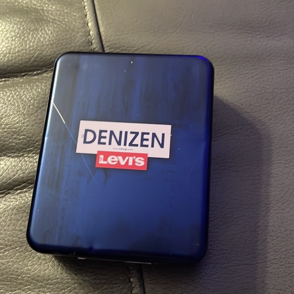 Levi’s Denizen Black Wallet - Picture 4 of 4